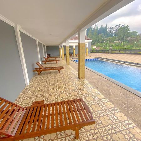 Villa Andalus 3 Puncak Buitenkant foto