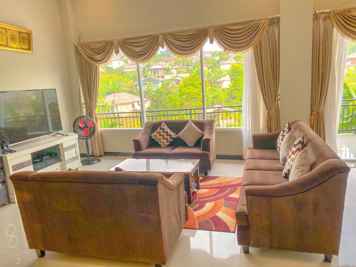 Villa Andalus 3 Puncak Buitenkant foto